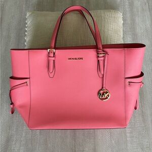 Michael Kors Leather Coral Pink Shoulder bag - Large size